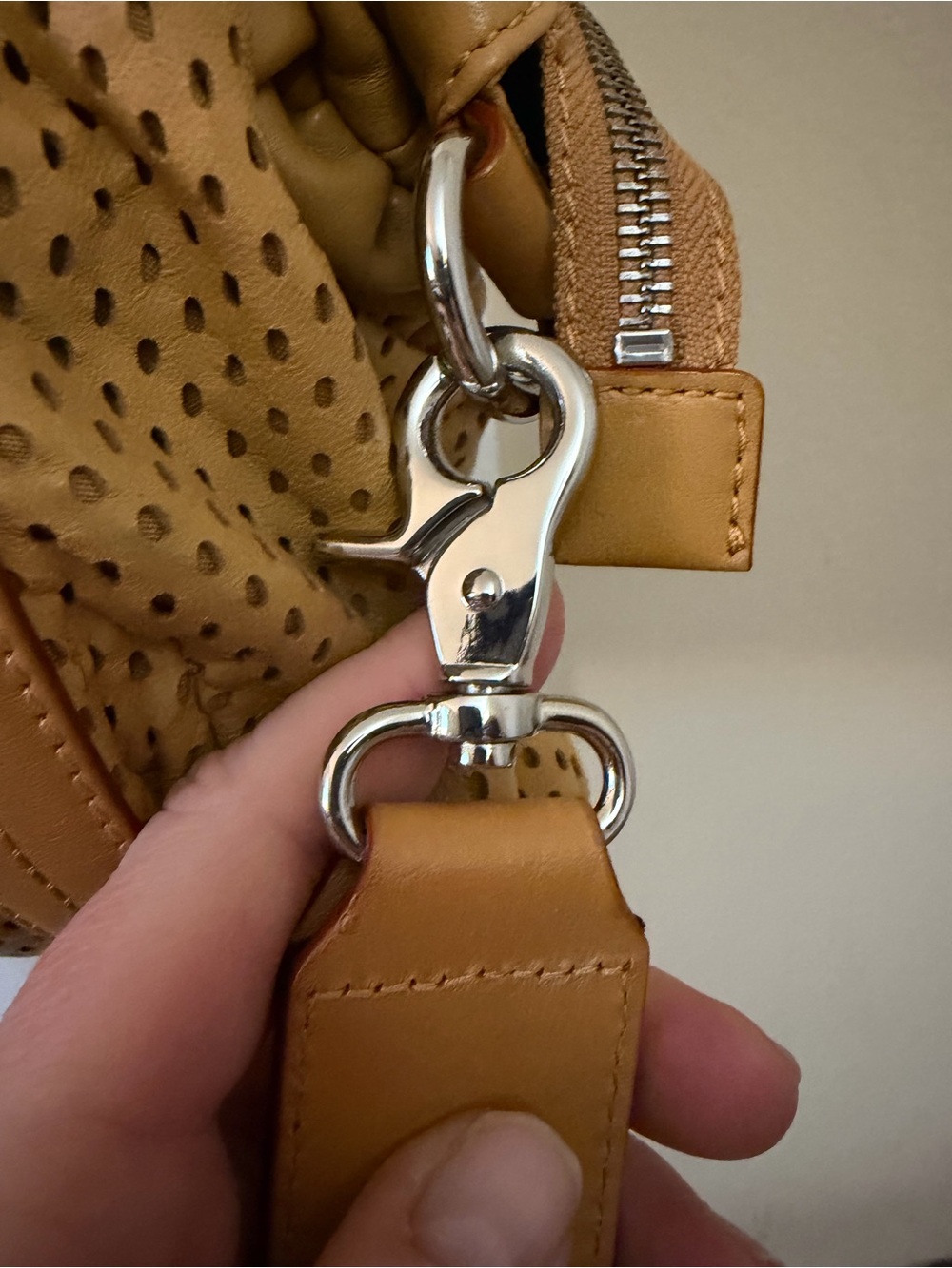 L.A.M.B tan perforated leather handbag with crossbody strap - Picture 4 of 7